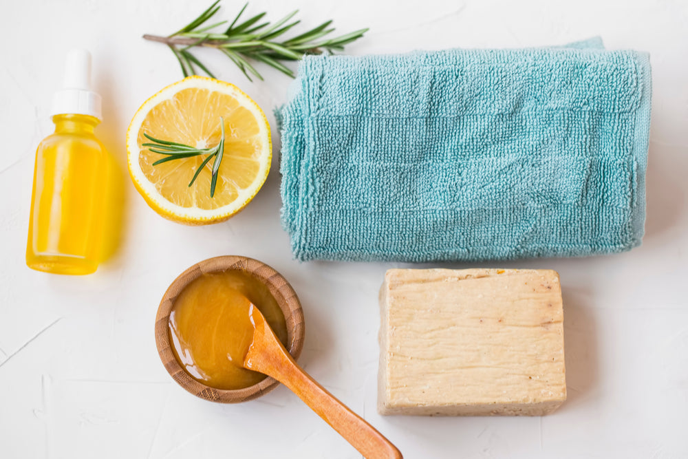 Manuka Honey Face Masks & Your Skincare Routine: Why & How?